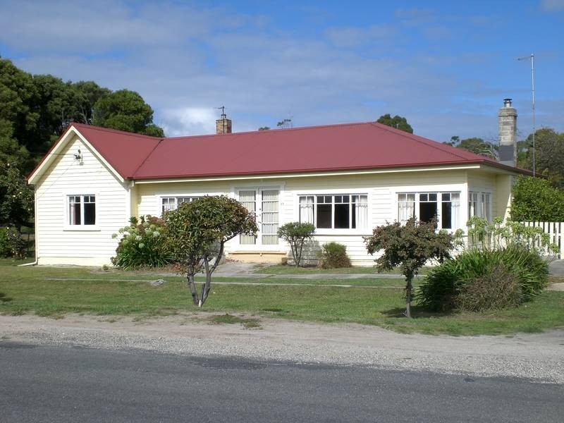 17 Main Street, Bridport TAS 7262