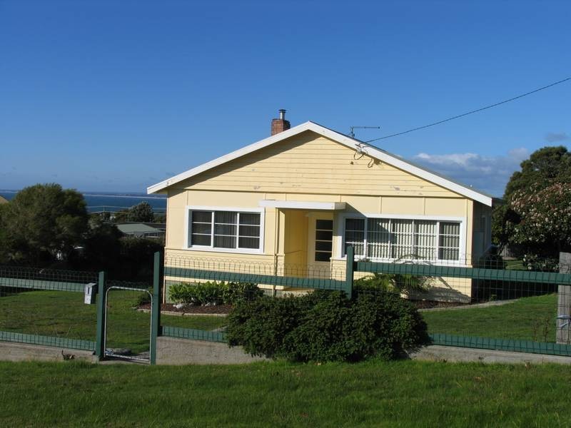 17 Albert Street, Bridport TAS 7262