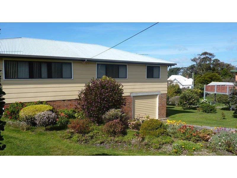 8 Westwood Street, Bridport TAS 7262