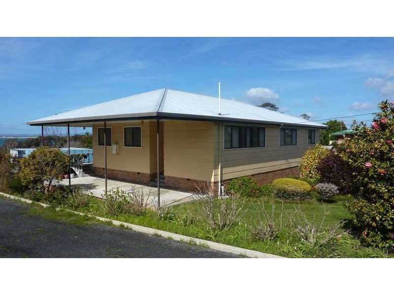 8 Westwood Street, Bridport TAS 7262
