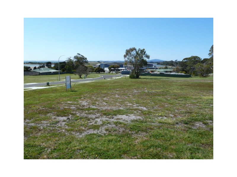 16 Therese Street, Bridport TAS 7262