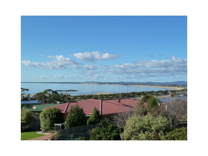 27 Barnett Crescent, Bridport TAS 7262