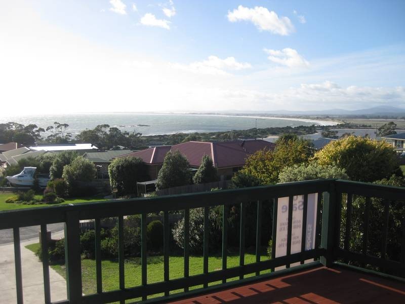 27 Barnett Crescent, Bridport TAS 7262