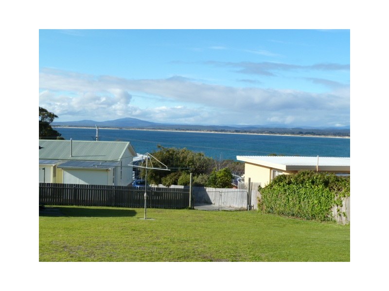 2/121 Westwood Street, Bridport TAS 7262