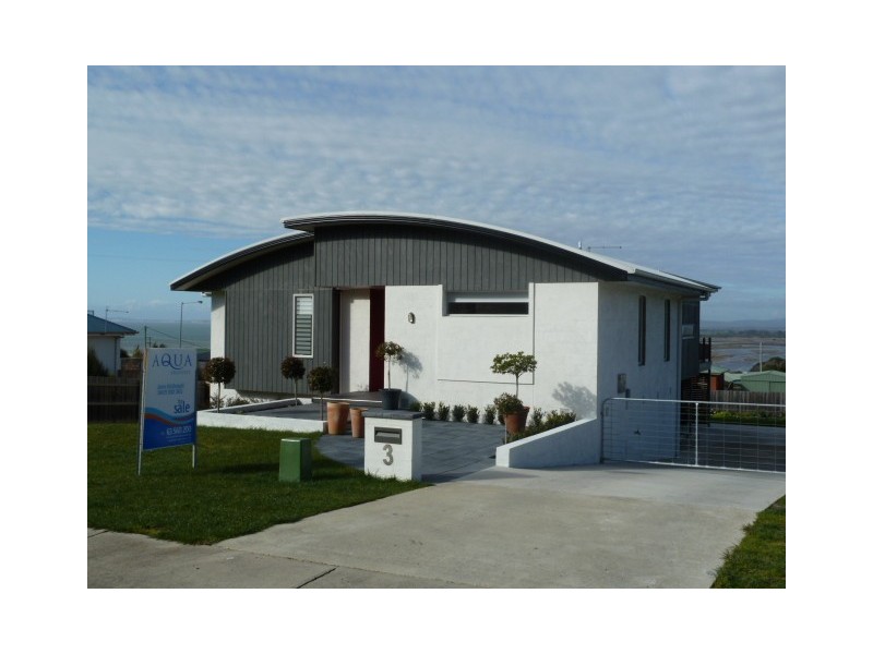 3 Andrews Place, Bridport TAS 7262