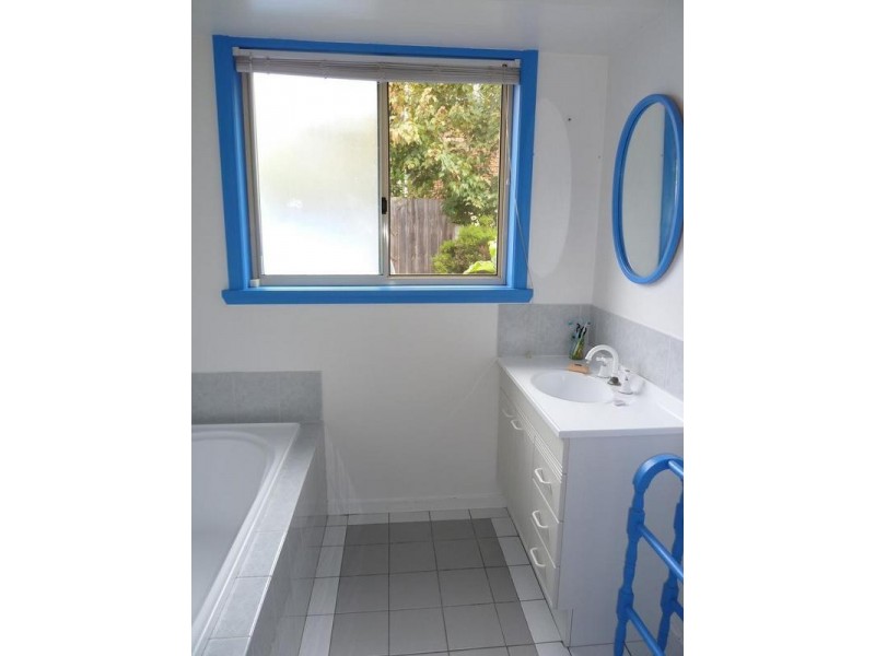 2/21 Emma Street, Bridport TAS 7262