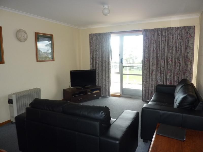 8/85 Main Street, Bridport TAS 7262