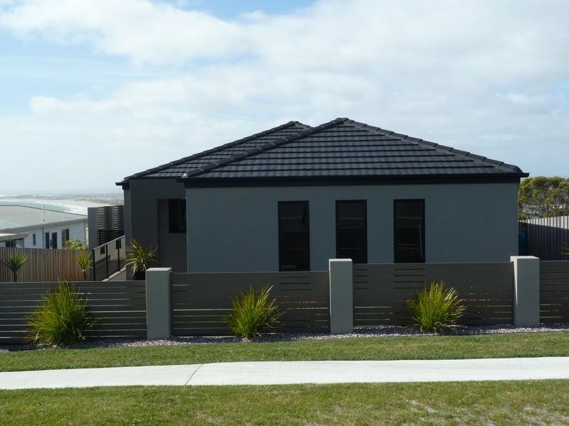 1/3 Flinders Lane, Bridport TAS 7262