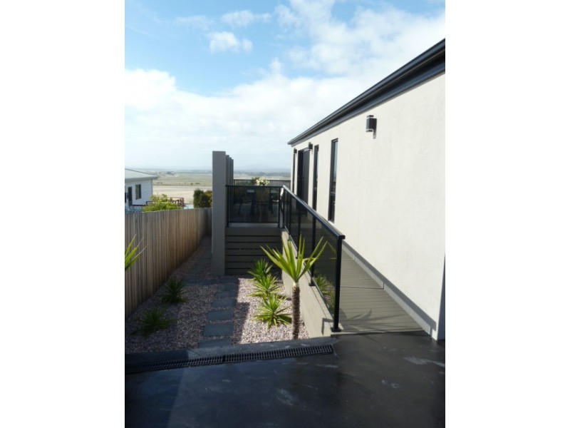 1/3 Flinders Lane, Bridport TAS 7262