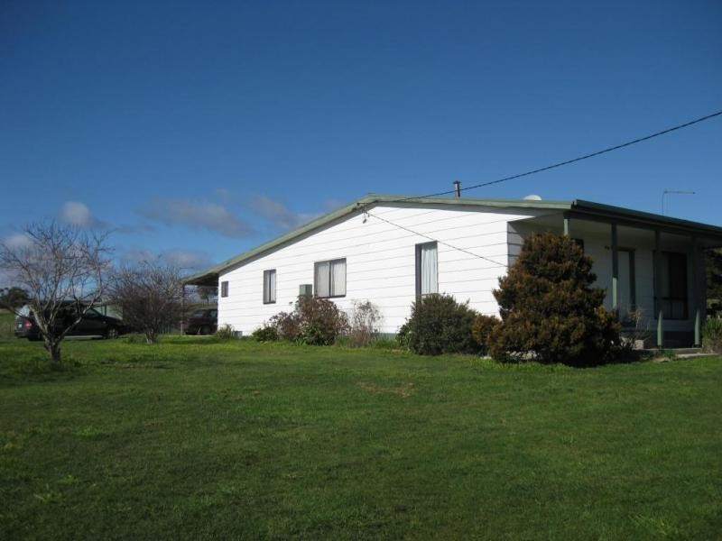 18 CARR Street, Gladstone TAS 7264