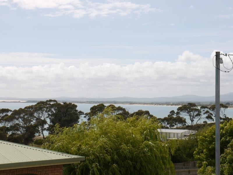 1/6 May Street, Bridport TAS 7262