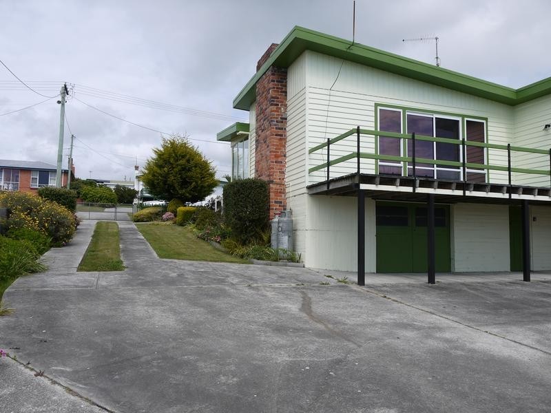 1/6 May Street, Bridport TAS 7262