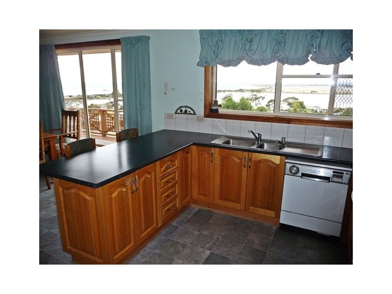 33 Emma Street, Bridport TAS 7262