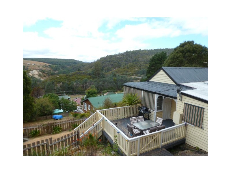 9-10 Christopher Street, Derby TAS 7264