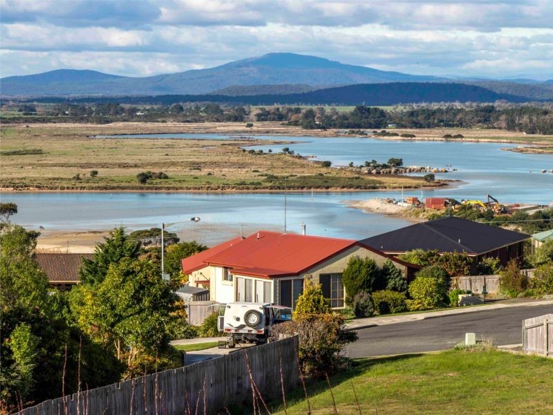 6 Clarke Street, Bridport TAS 7262
