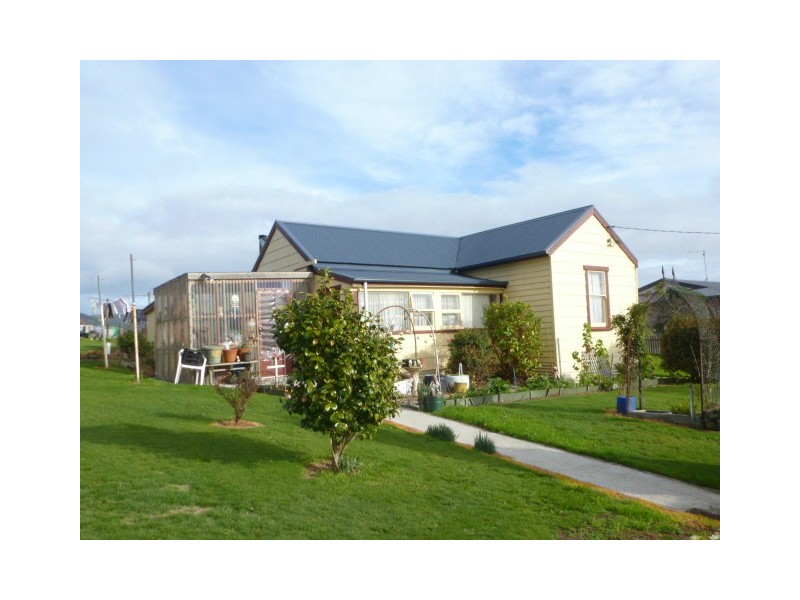 17 Chaffey Street, Gladstone TAS 7264