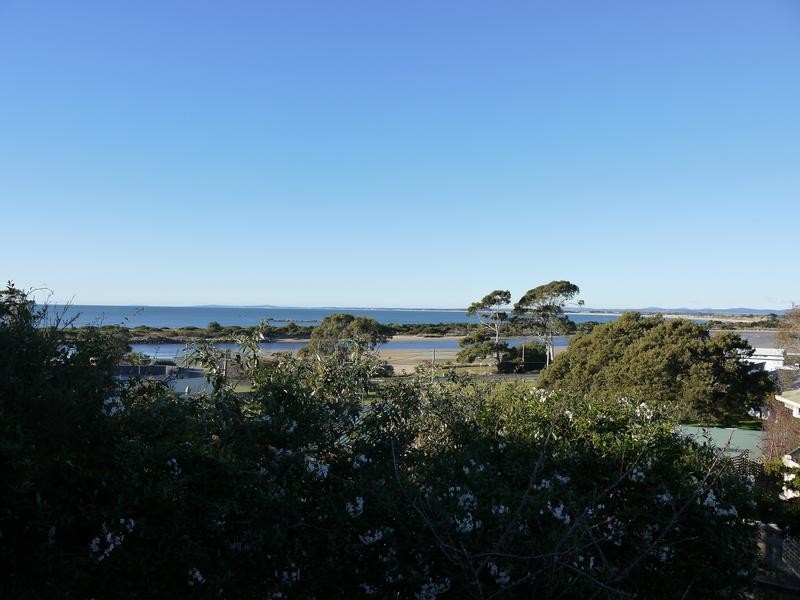 1/21 Emma Street, Bridport TAS 7262