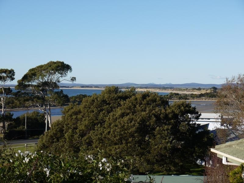 1/21 Emma Street, Bridport TAS 7262