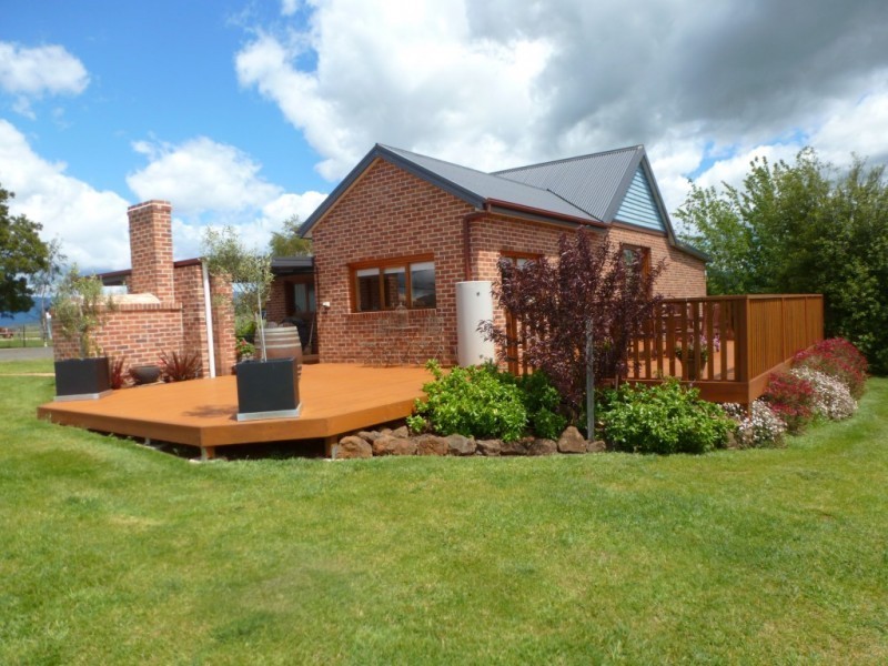 8 Thomas Street, Scottsdale TAS 7260