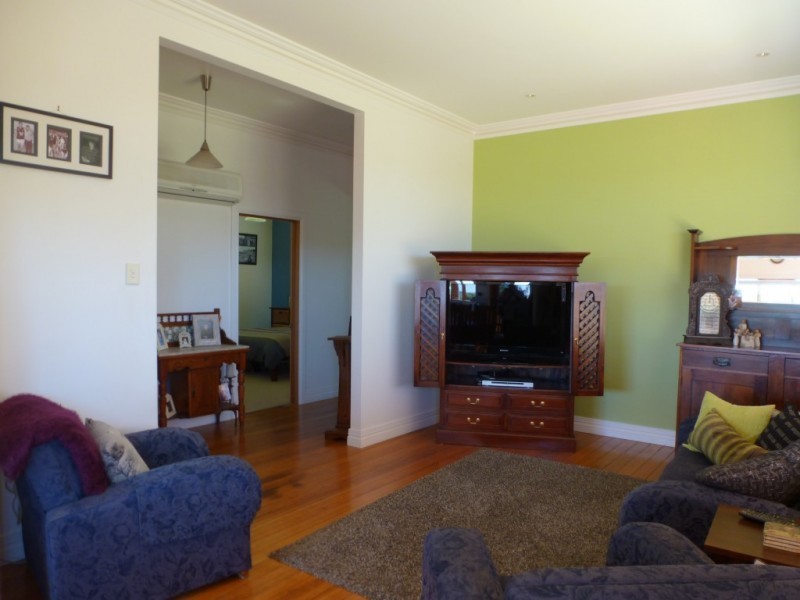 8 Thomas Street, Scottsdale TAS 7260