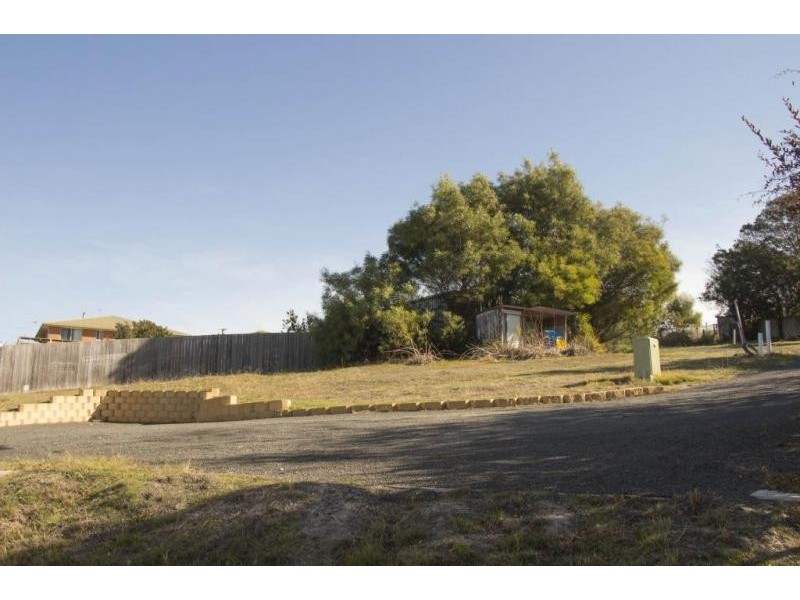 2/4 Bridview Place, Bridport TAS 7262