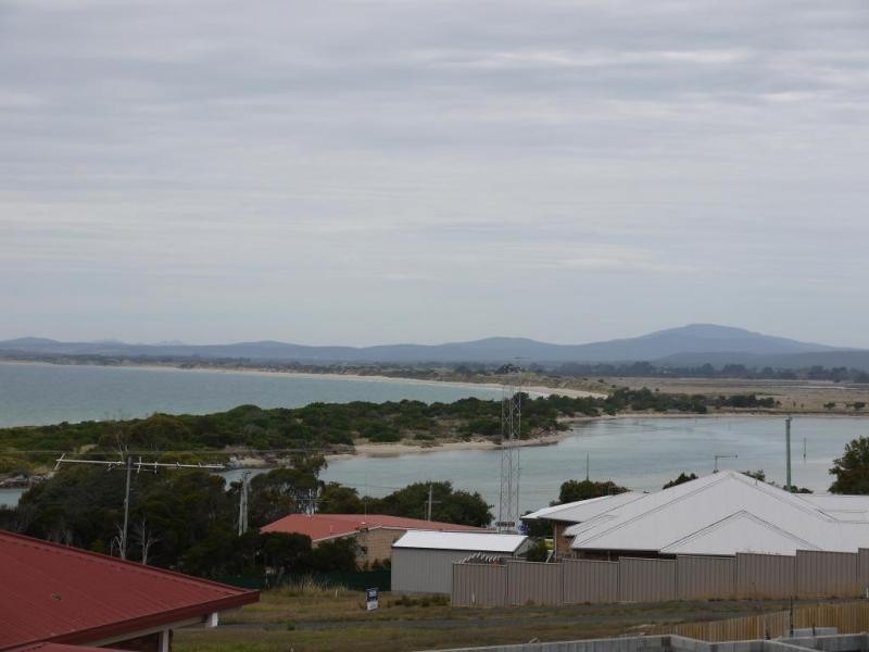 17 Barnett Crescent, Bridport TAS 7262