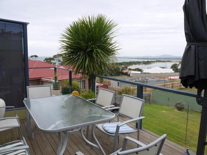 17 Barnett Crescent, Bridport TAS 7262