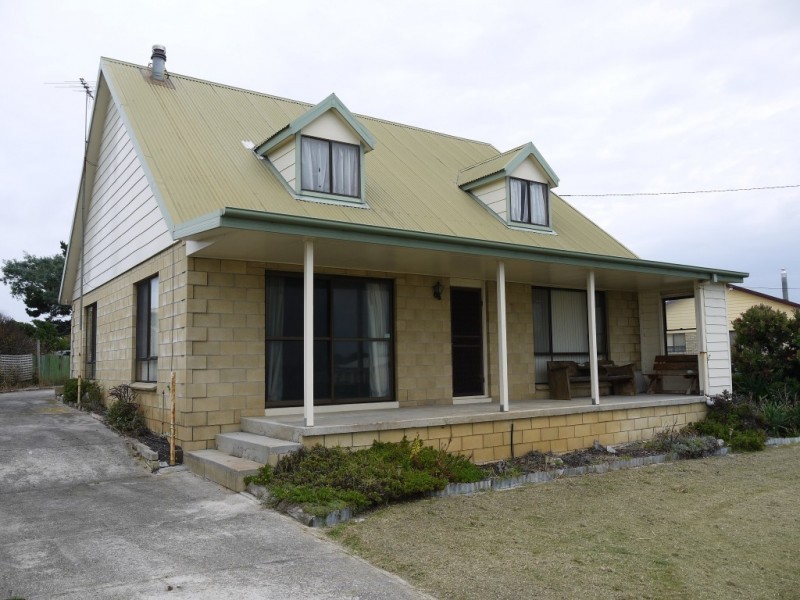 20 Carins Close, Tomahawk TAS 7262