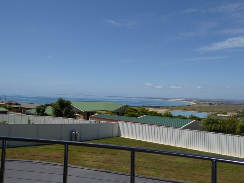 2/5 Andrews Place, Bridport TAS 7262