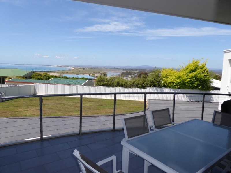 1/5 Andrews Place, Bridport TAS 7262