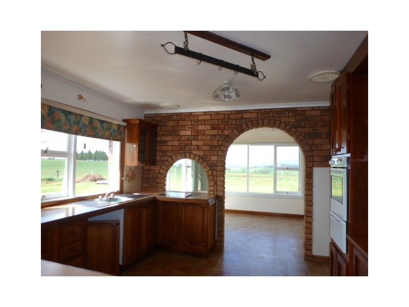 * Racecourse Road, Winnaleah TAS 7265