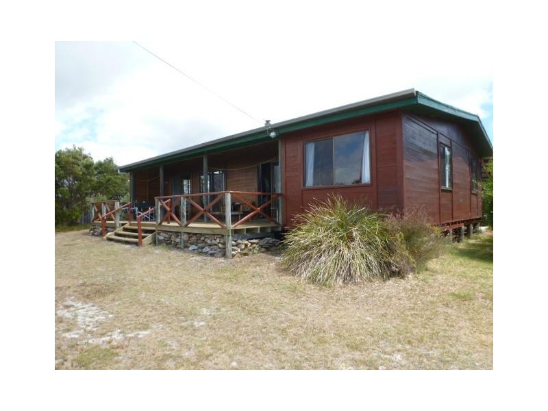 1 Carins Close, Tomahawk TAS 7262