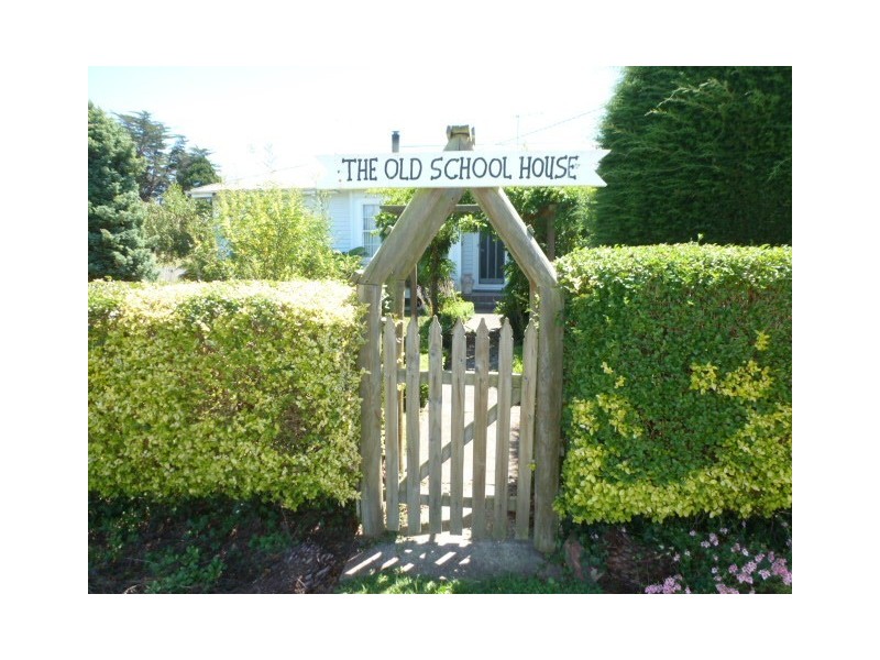 * Peddles Road, Legerwood TAS 7263