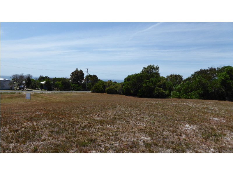 27 Carins Close, Tomahawk TAS 7262