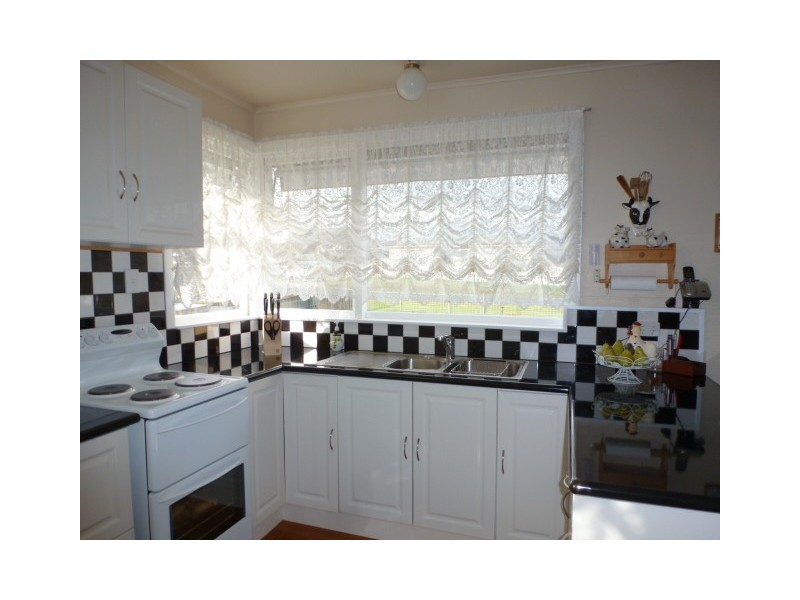 16 Albert Street, Branxholm TAS 7261