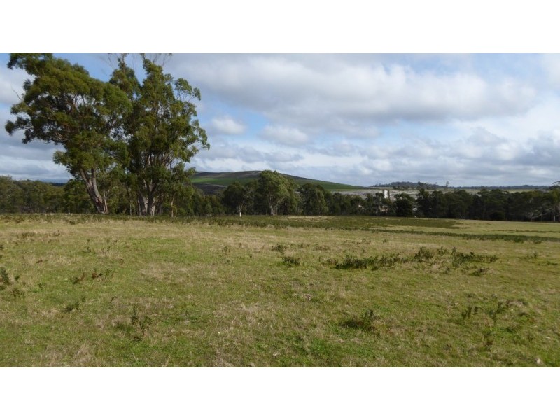 * Barnbougle Road, North Scottsdale TAS 7260