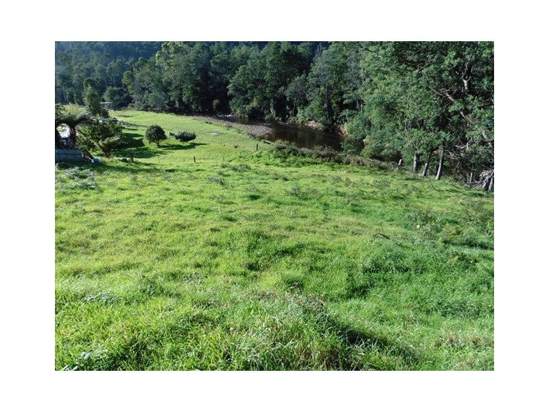 * Main Street, Derby TAS 7264