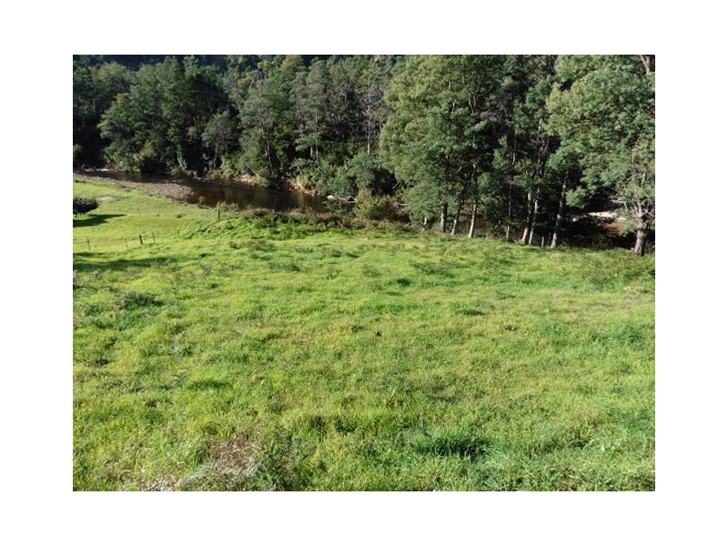 * Main Street, Derby TAS 7264