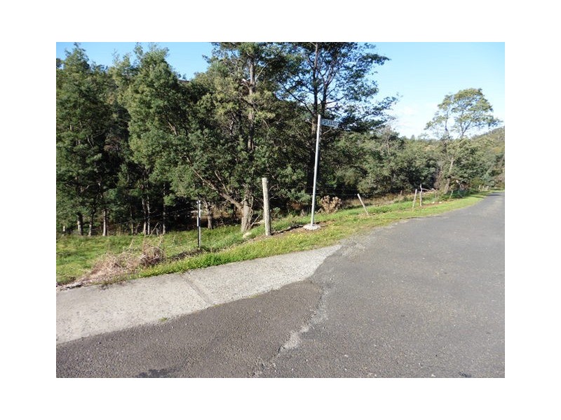 * Main Street, Derby TAS 7264