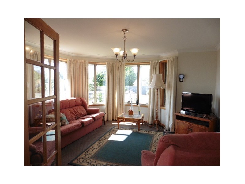 17 Charles Street, Scottsdale TAS 7260
