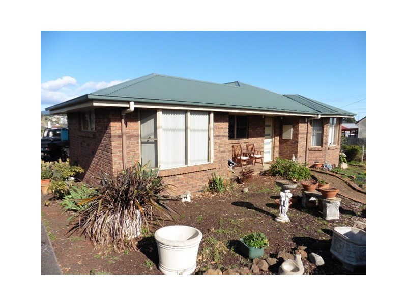 17 Charles Street, Scottsdale TAS 7260