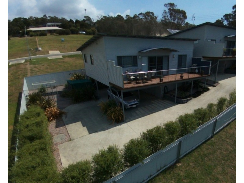 2/39 Henry Street, Bridport TAS 7262