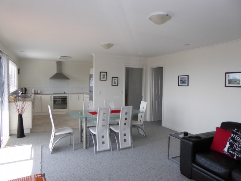2/39 Henry Street, Bridport TAS 7262
