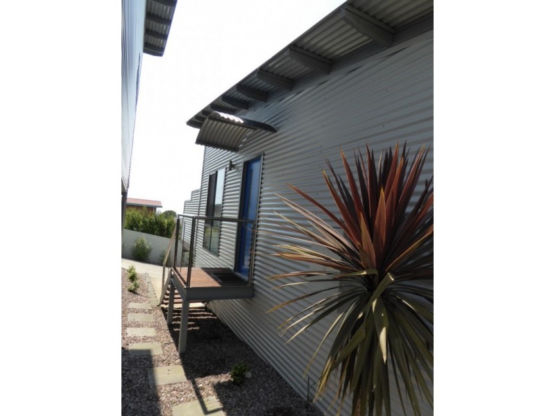 2/39 Henry Street, Bridport TAS 7262