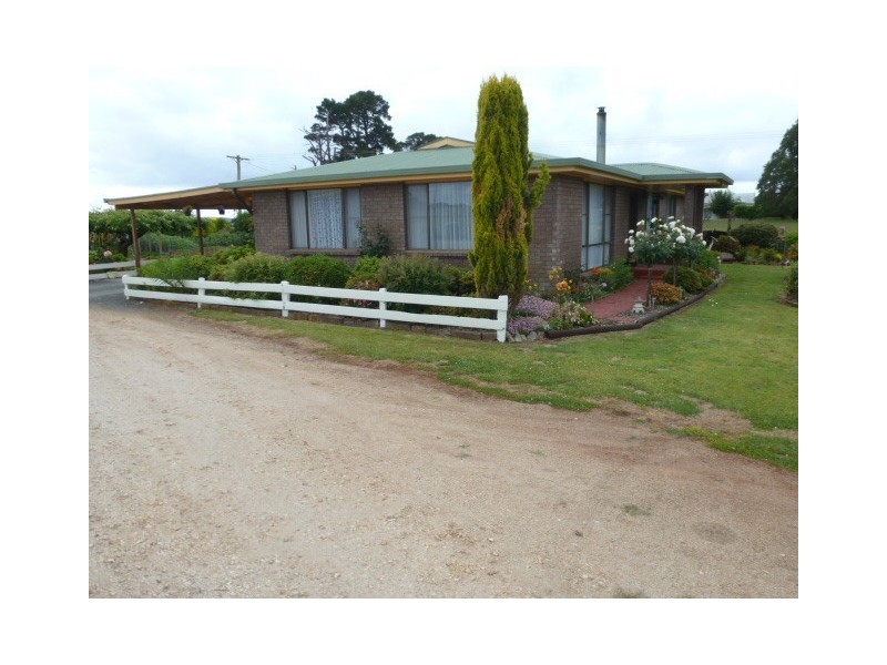 ** Racecourse Road, Winnaleah TAS 7265