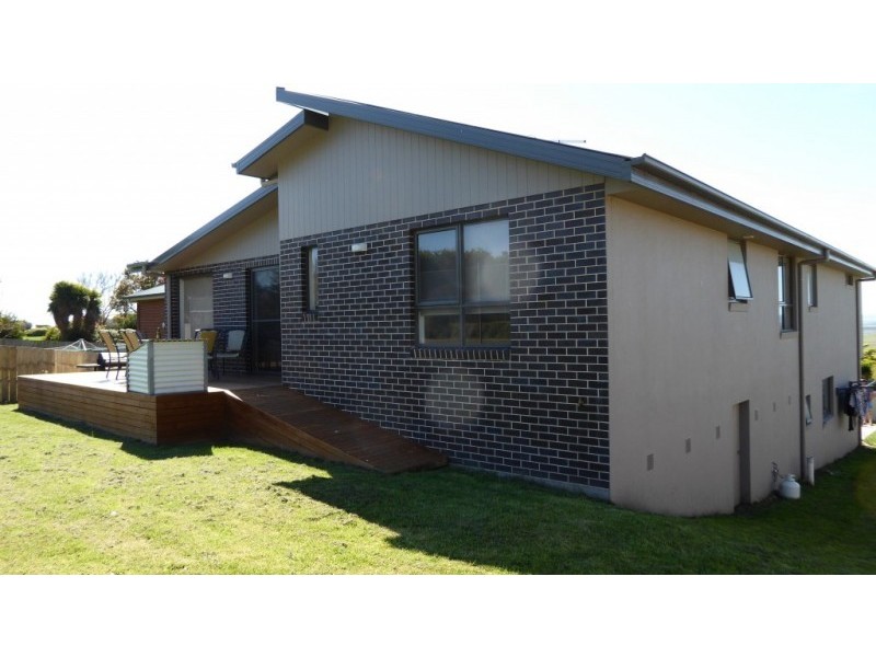 6 Flinders Lane, Bridport TAS 7262