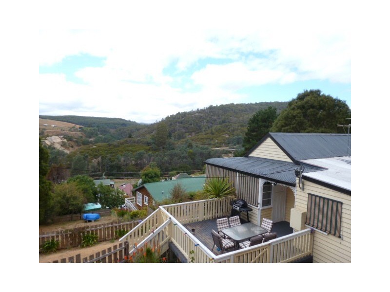 9-10 Christopher Street, Derby TAS 7264