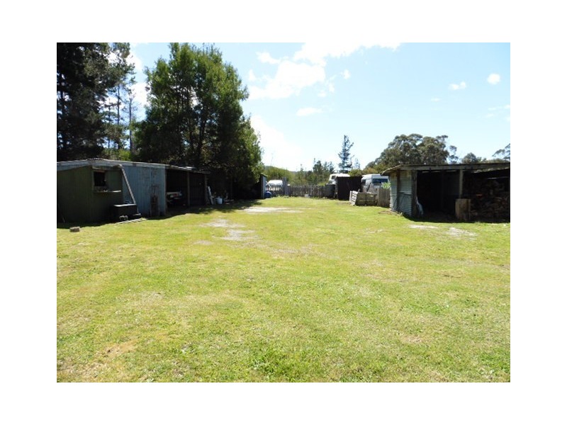 ** Gladstone Road, South Mount Cameron TAS 7264