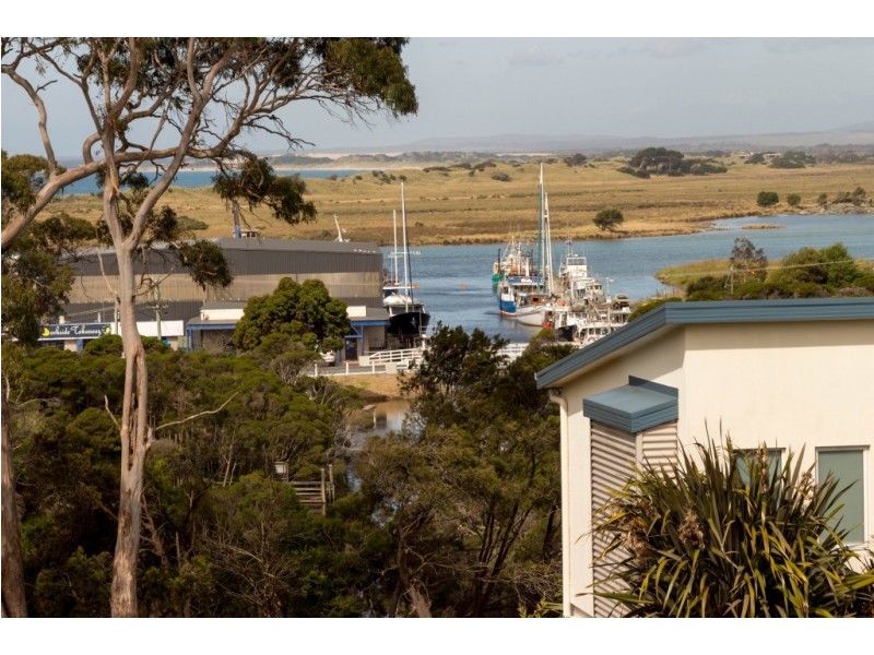 2/4 Bridview Place, Bridport TAS 7262