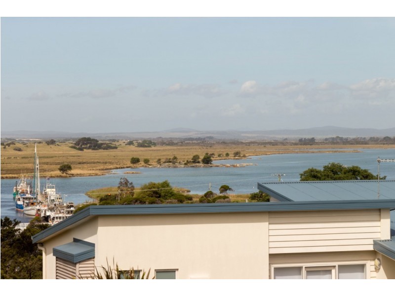 2/4 Bridview Place, Bridport TAS 7262